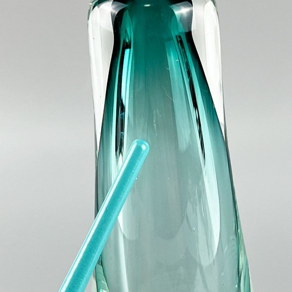 Vintage '85 Jackie Ballard Handblown Glass Pulled Feather Cased Green Bud Vase - Picture 9 of 9